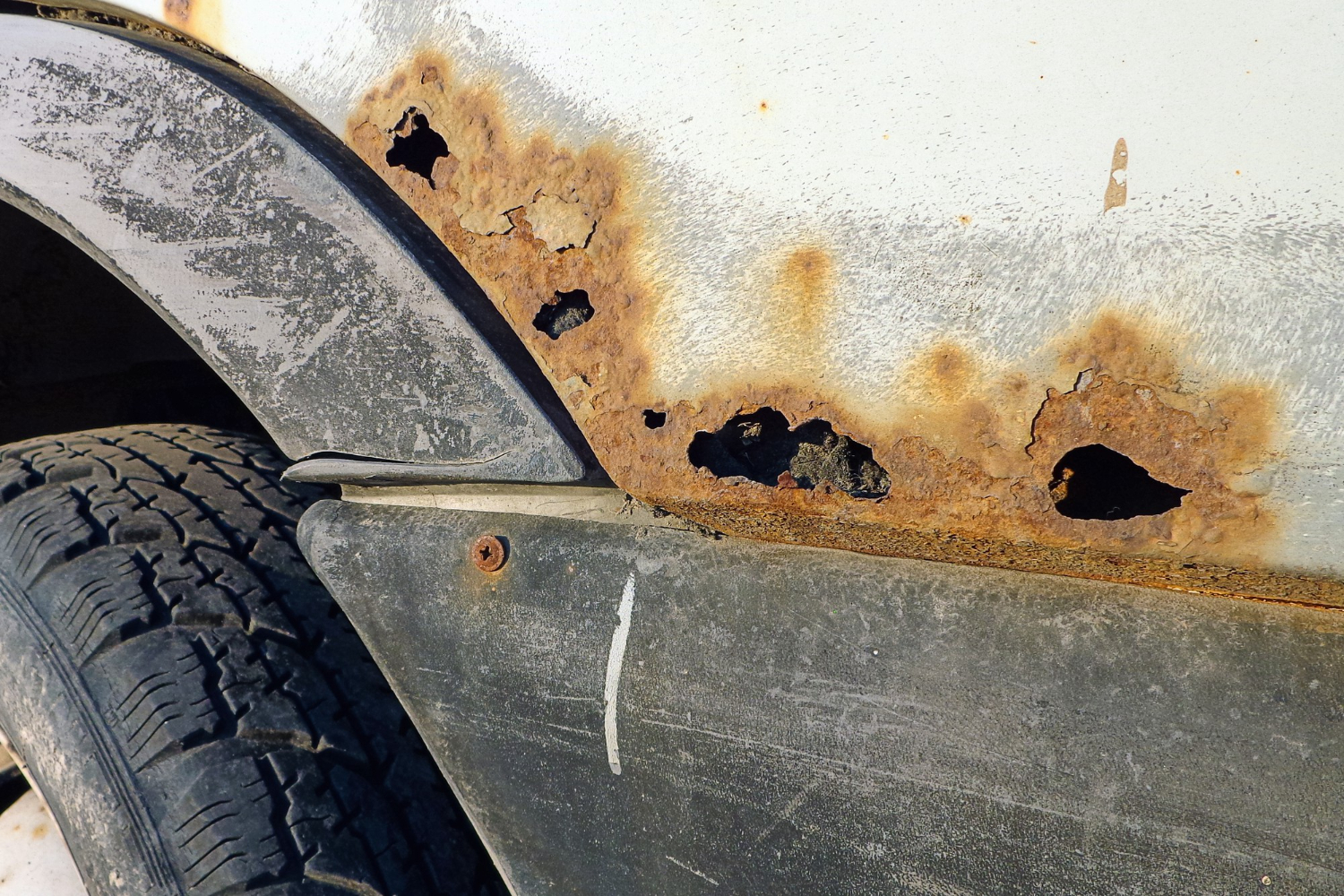ржавчина и дыры в кузове