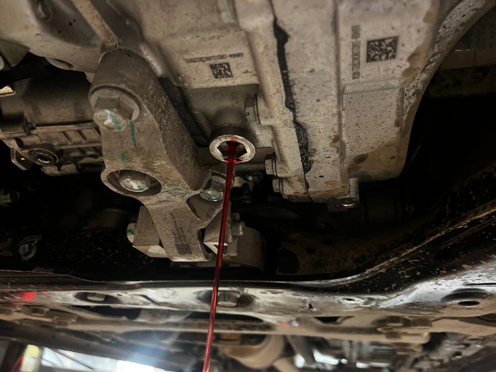 Корректировка уровня масла в АКПП Chery Tiggo 9