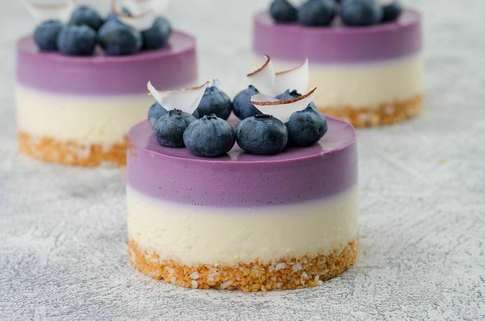 BLUEBERRY AND COCONUT NO–BAKE MINI CHEESECAKES