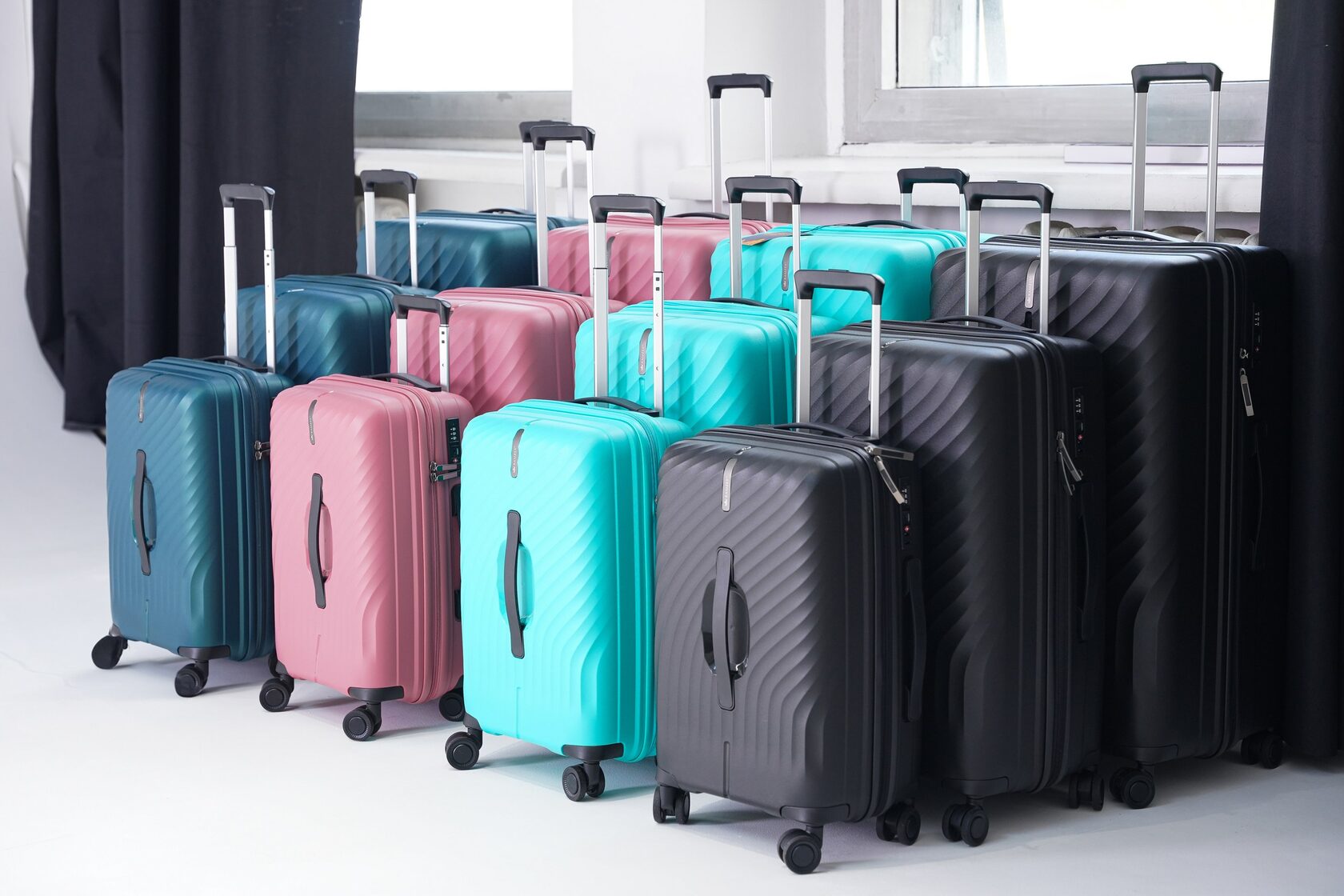 чемоданы шейх рамзес Дубайские с ручками на колесах удобные