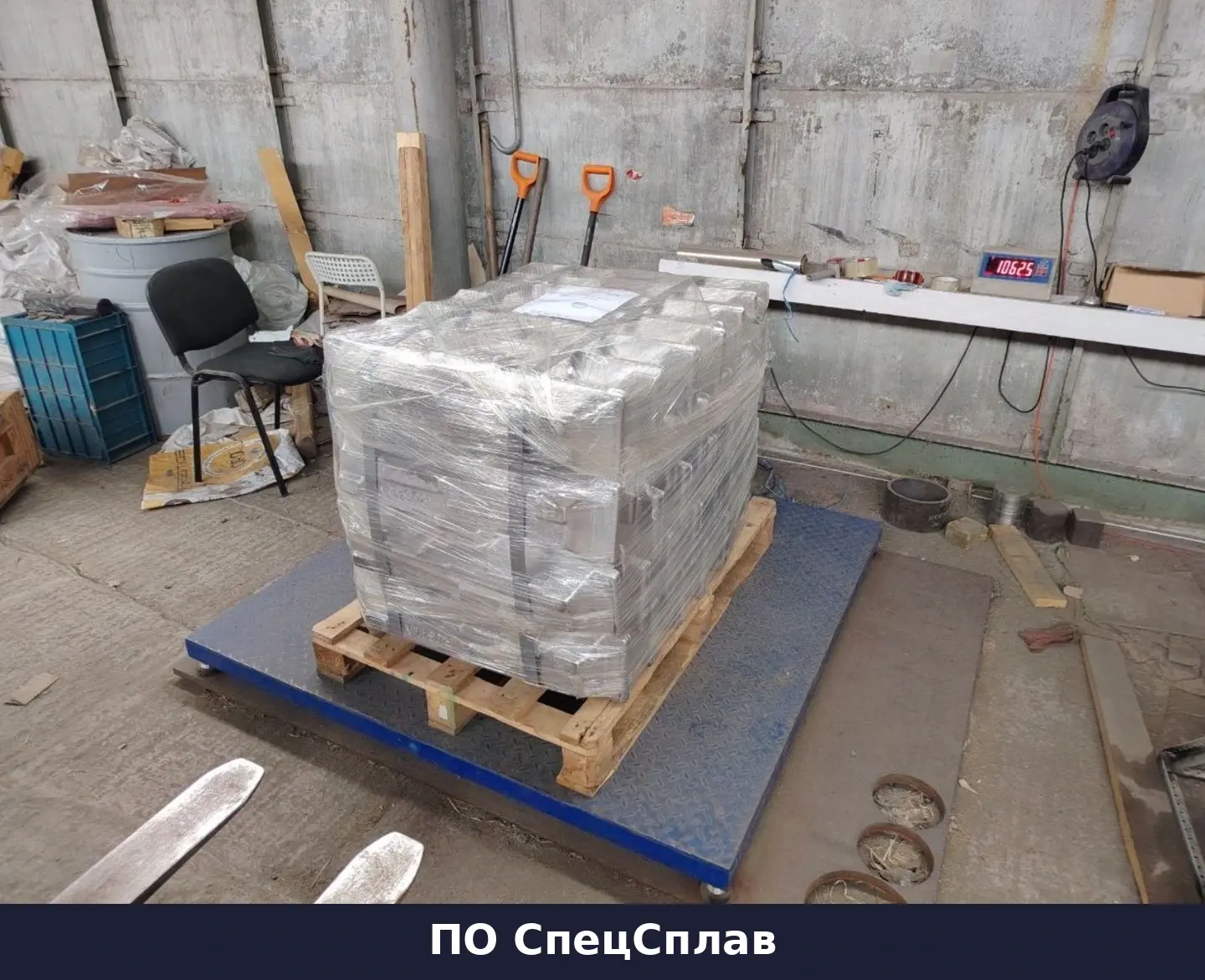 Взвешивание первого поддона АК12оч — 1 062,5 кг с тарой