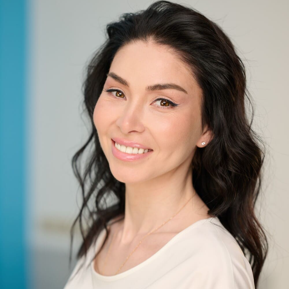 специалисты клиники врач