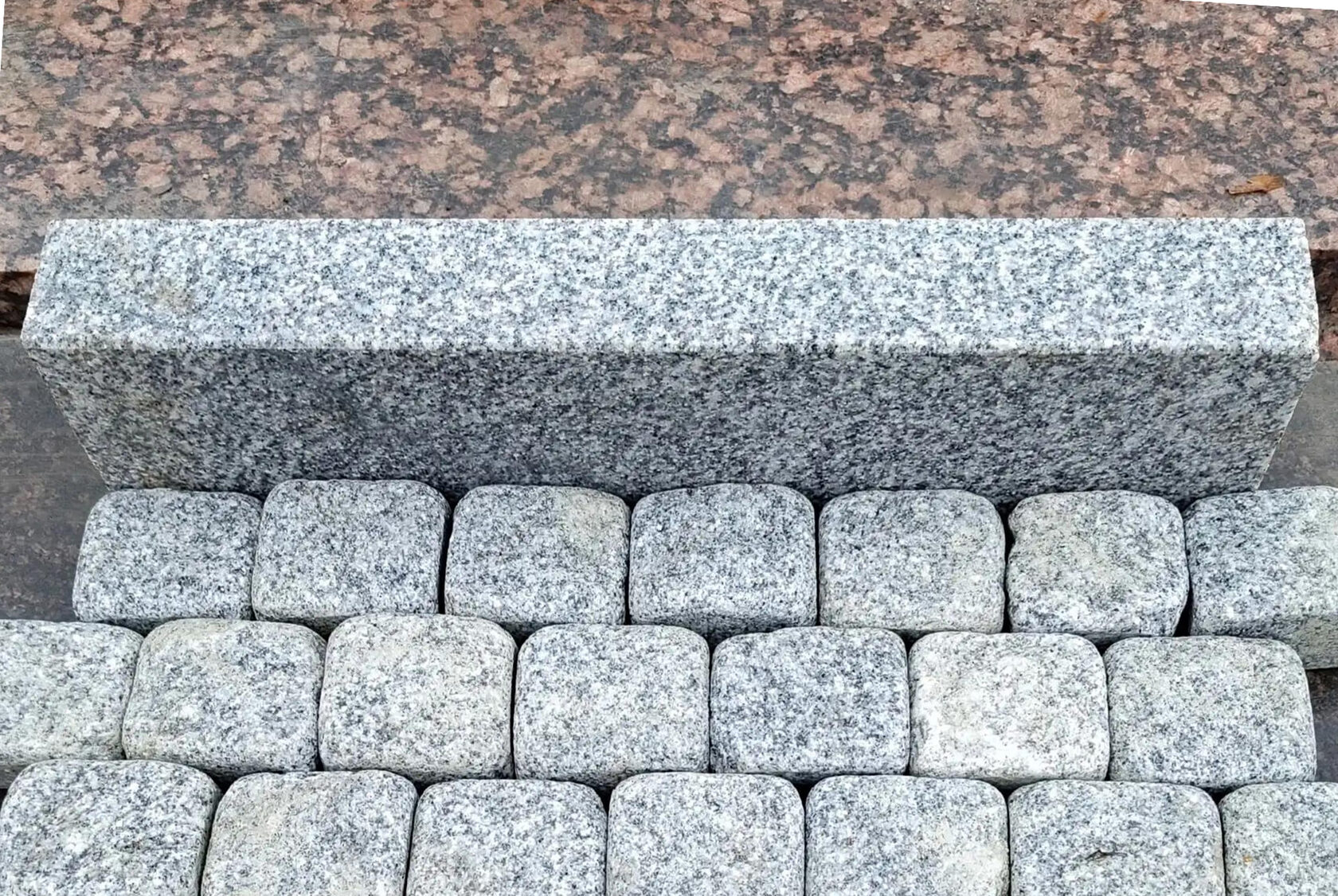 гранитный бордюр садовый облегченный серый