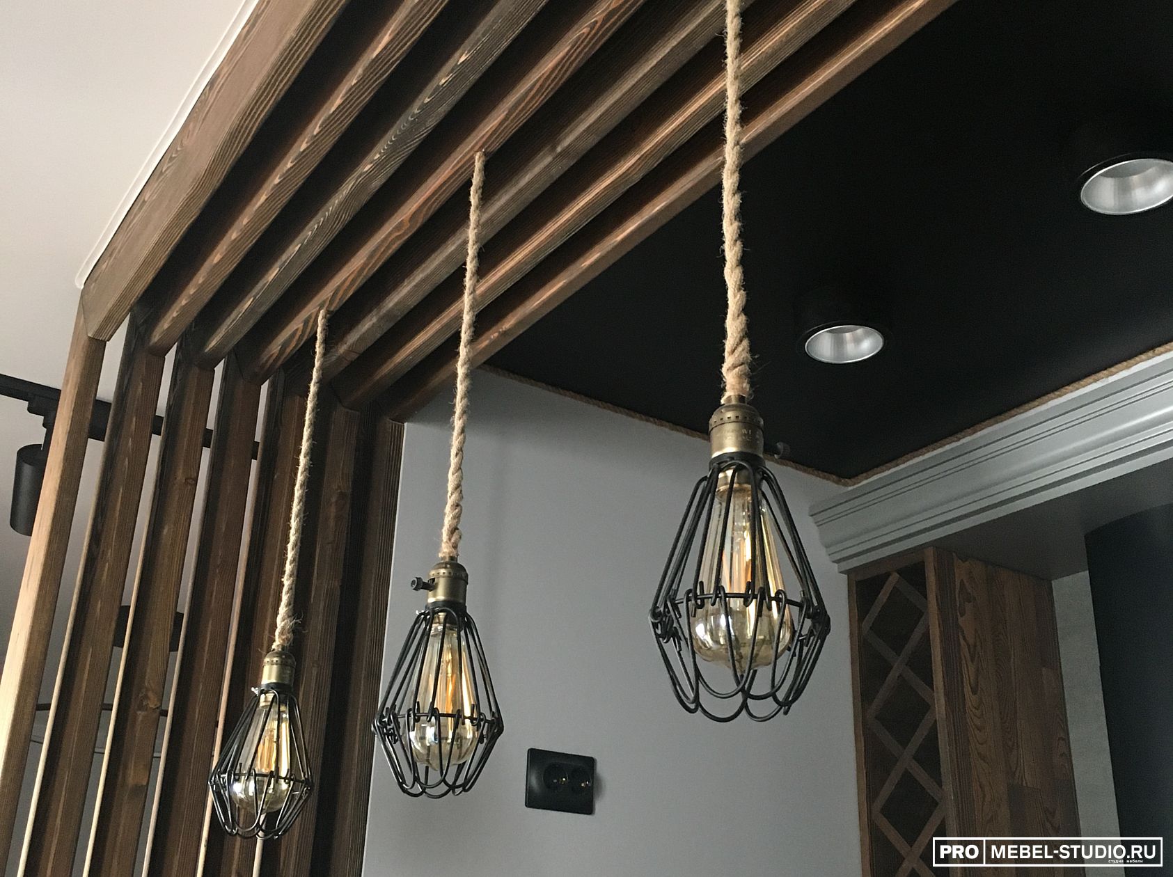 Перегородка из массива лиственницы на заказ в Ростове-на-Дону