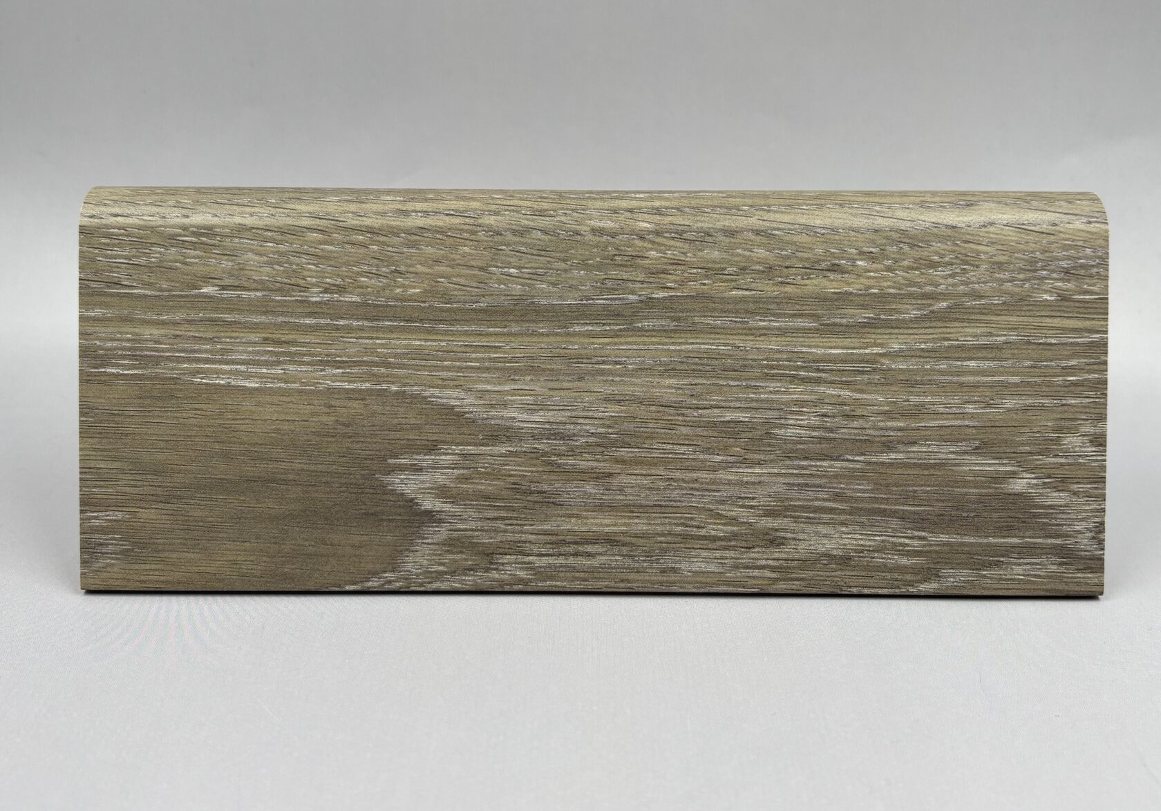 Плинтус МДФ под дерево, под дуб для ламината и паркета в Санкт-Петербурге (СПб)