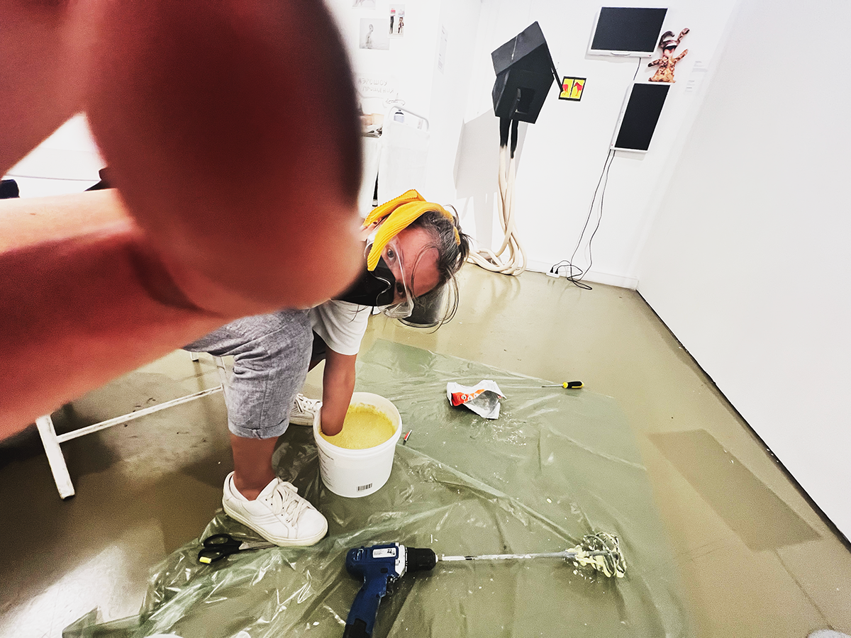 Портрет Джении в студии с мягким светом