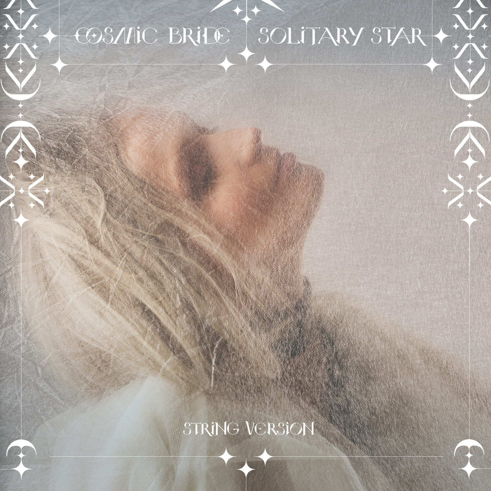 обложка для трека / девушка за прозрачной мятой тканью