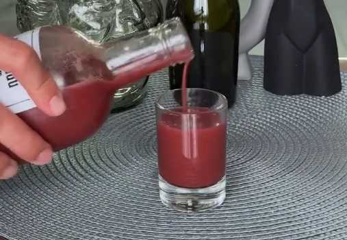 Приготовление настойки из вишни на водке с шоколадом: шаг 8