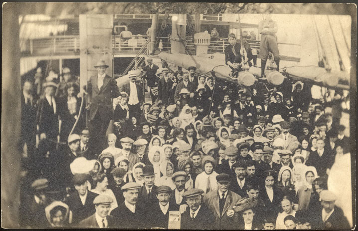 Эмигранты на борту Императрицы Ирландии