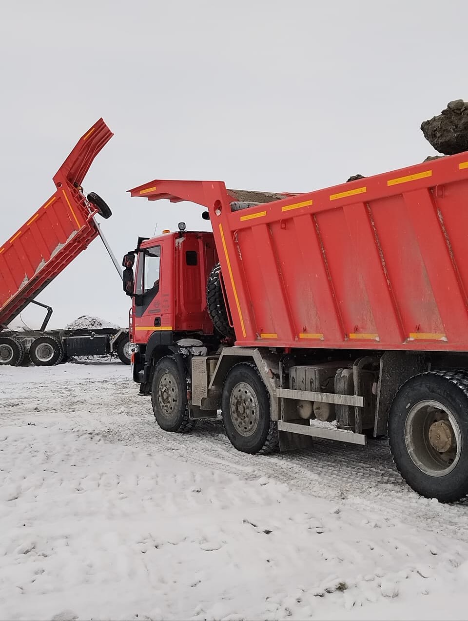 Самосвал АМТ 752901 8х4