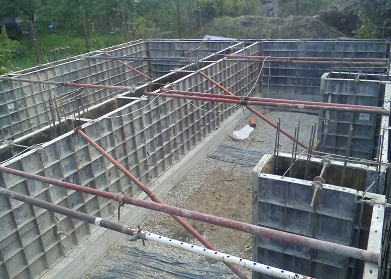 Стены фундамента дома в Новороссийске