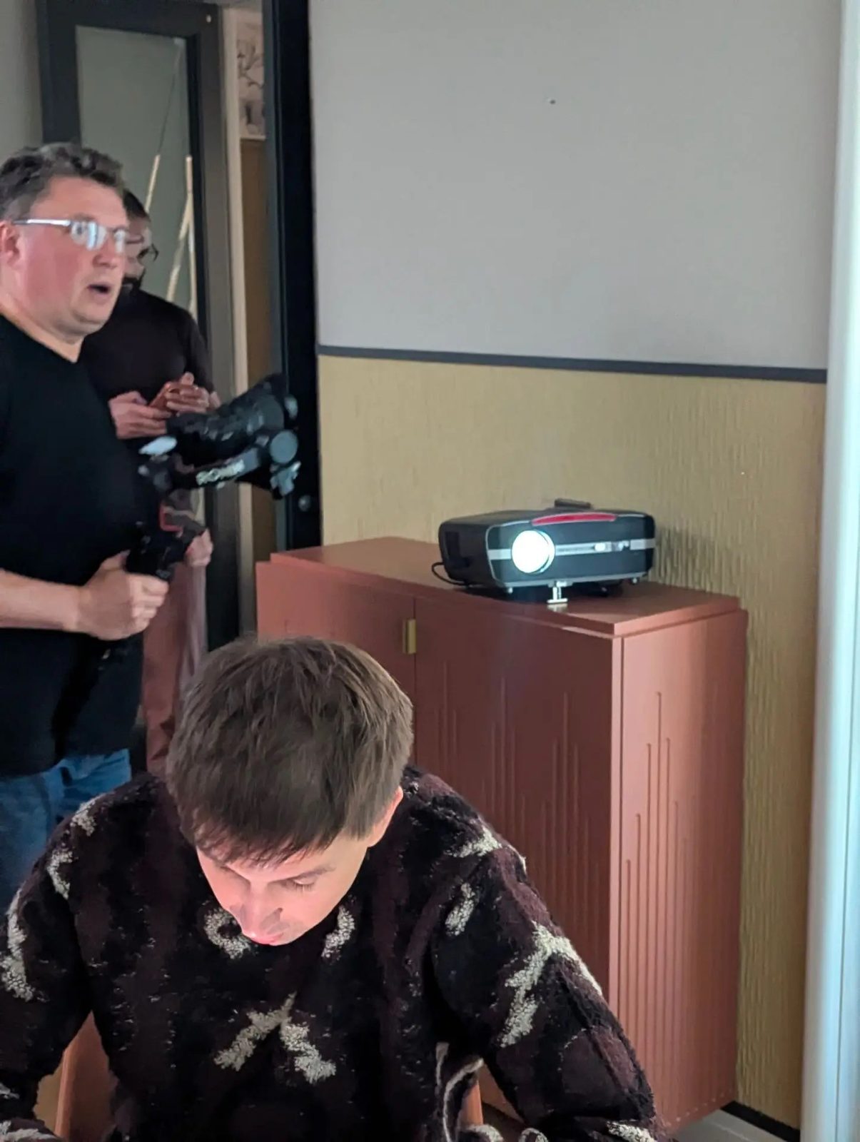 Квартирный вопрос · CAIVVEI LED-111 · Фото со съёмок