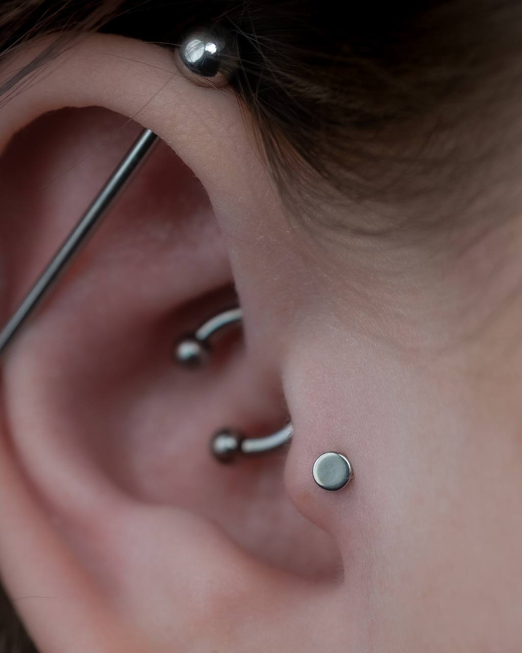 Аккуратный прокол трагус