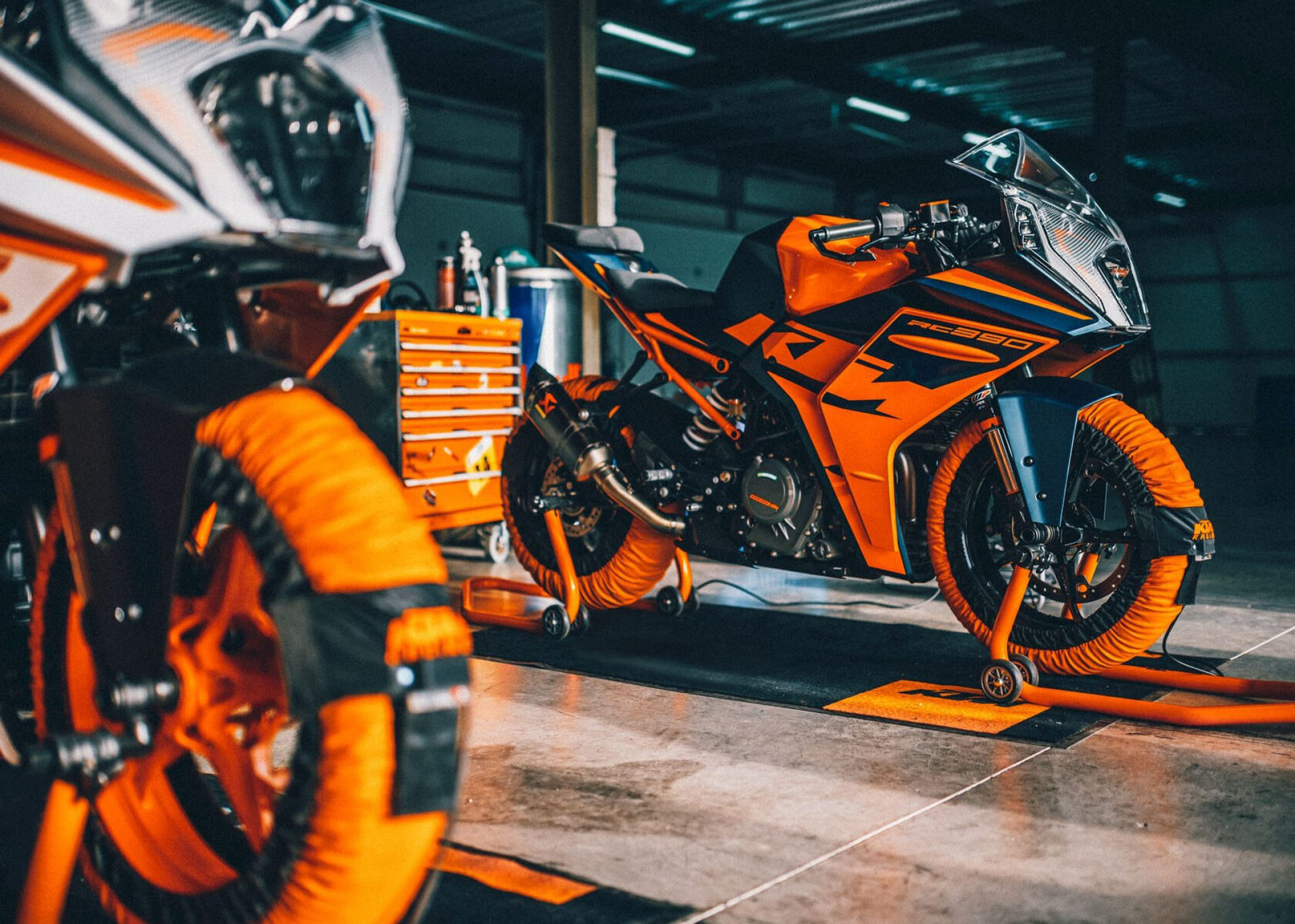 РњРѕС‚РѕС†РёРєР» KTM 125 Duke С„РѕРЅ