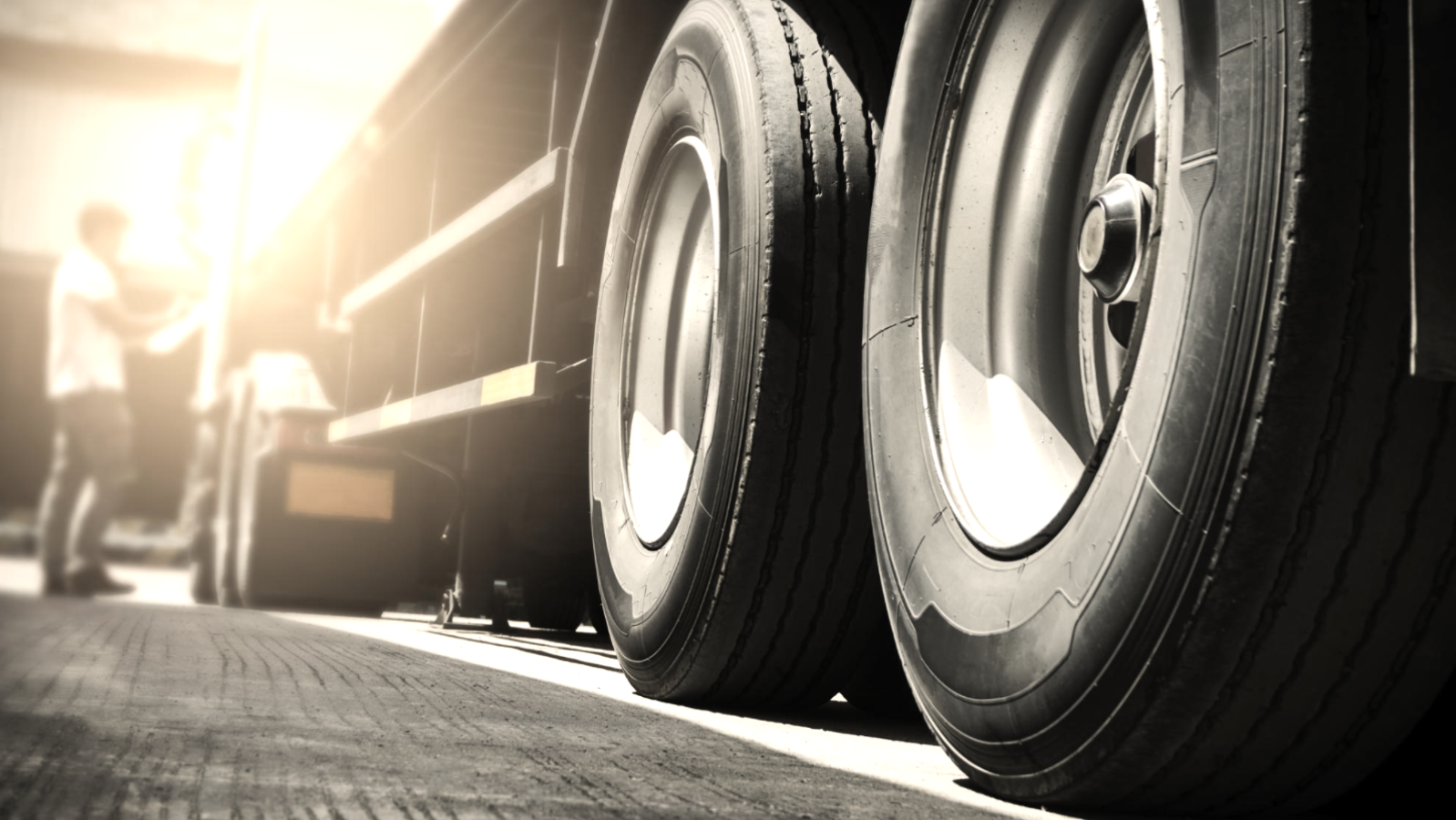 Truck wheels. Truck and Trailer Tire Repair. TRUCKMASTER Tyres. Шин. Original Truck Tires.