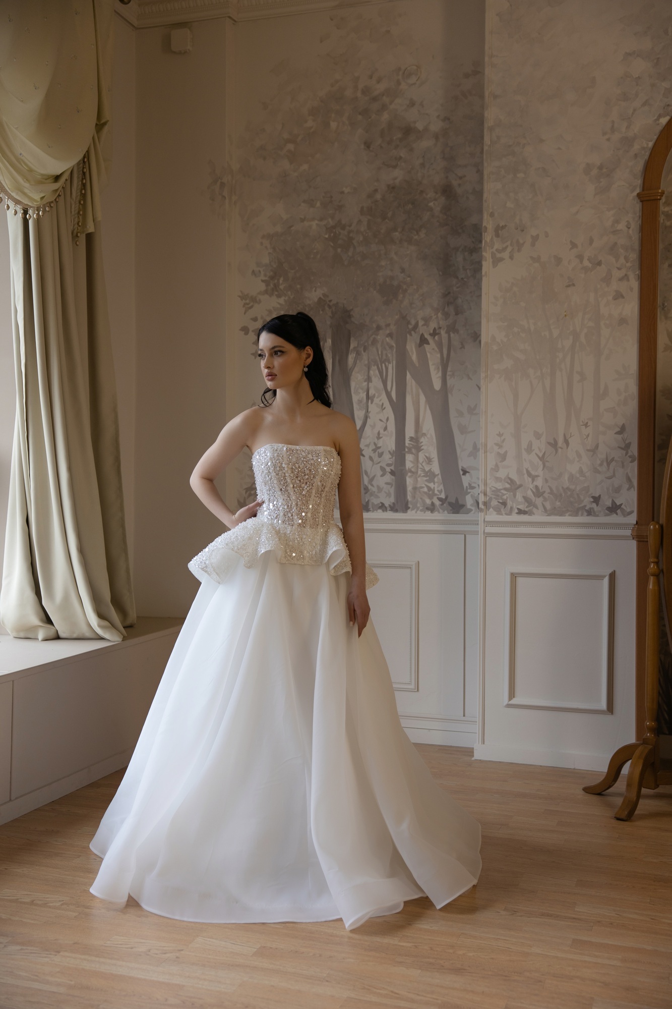 платье свадебное с баской Батайск