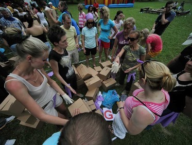 Заказать картонный тимбилдинг для компании Магнит