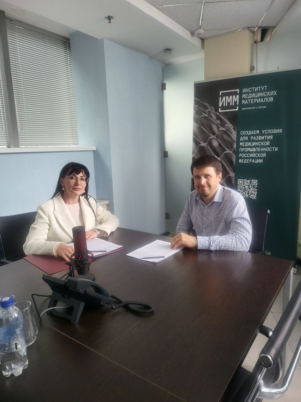 Евгения Зиновьева и представитель ФГАУ &amp;amp;quot;Института медицинских материалов&amp;amp;quot; на подписании соглашения&amp;amp;quot;