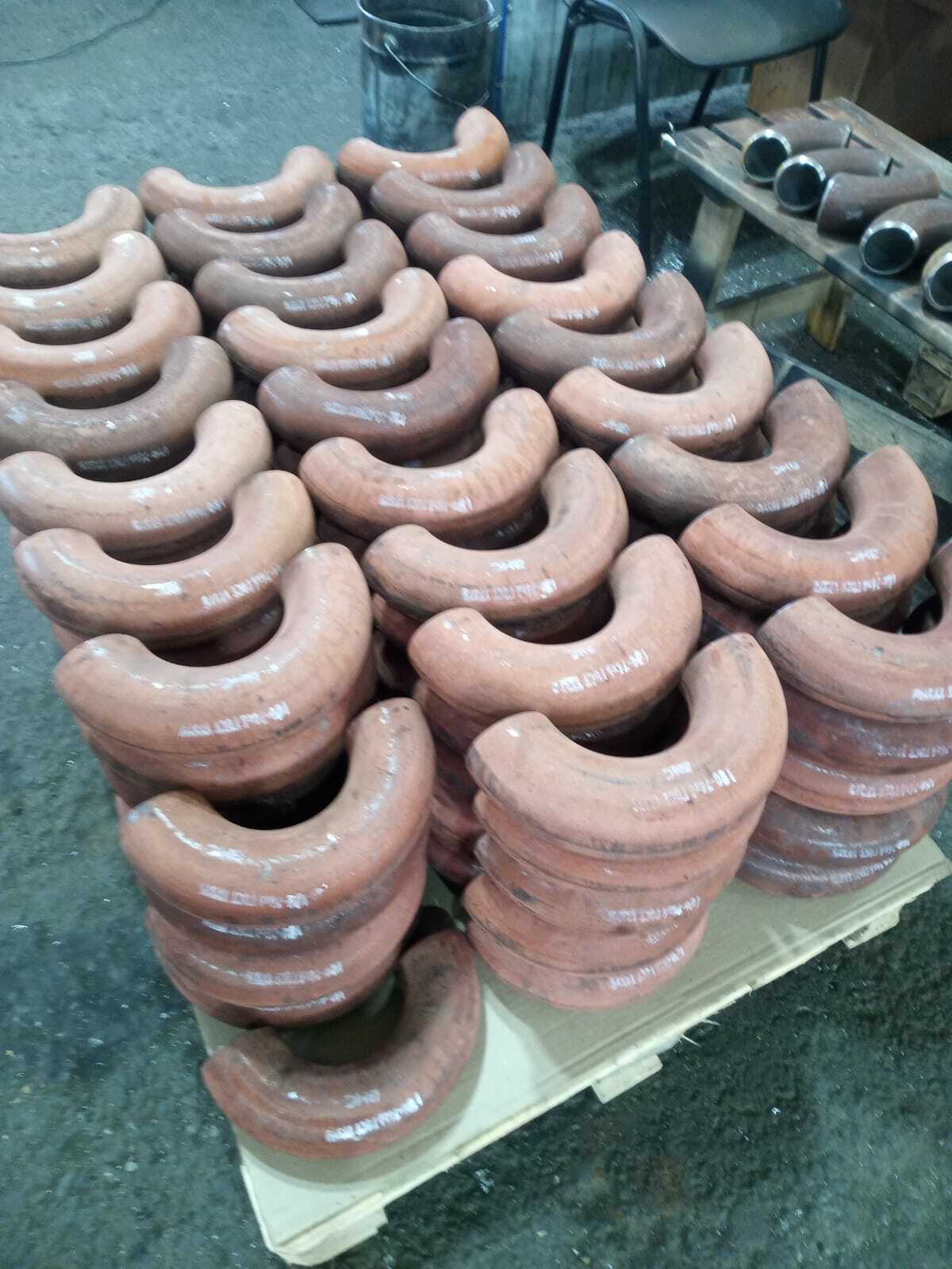 Отгрузка отводов стальных калачей