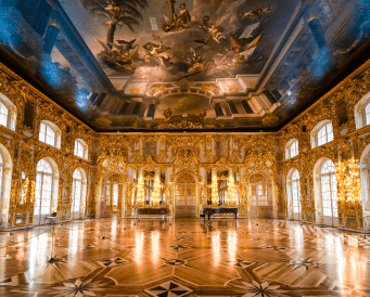 The ballroom with pianos in the Catherine's Palace