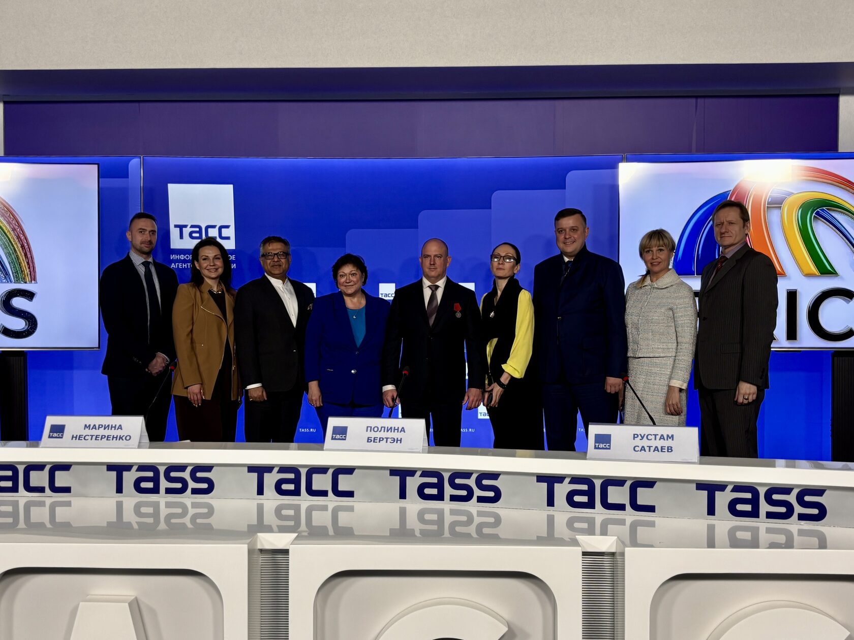 Организаторы Гранд бала БРИКС рассказали о космической теме и традициях русских балов.