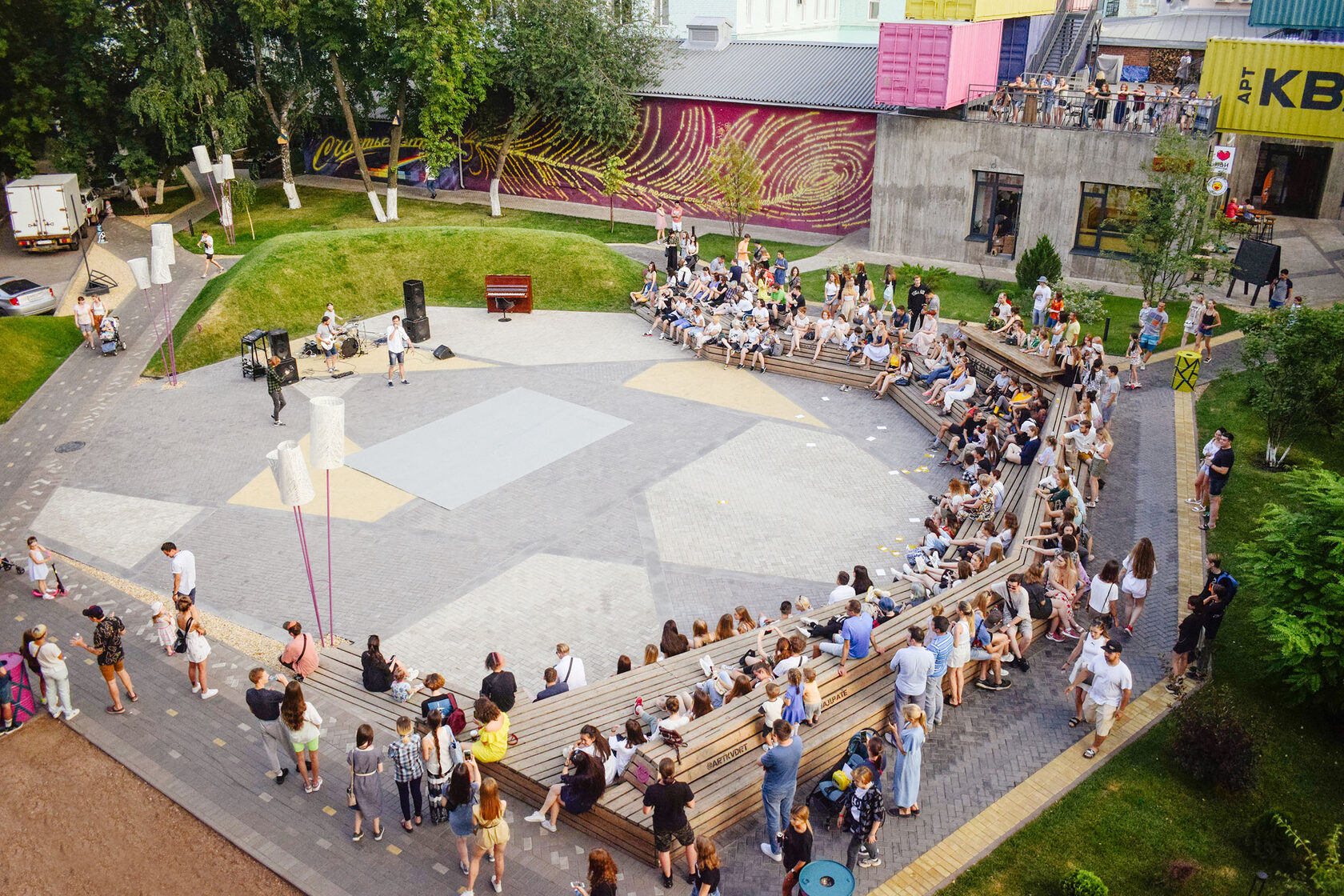 590 madison avenue. Public spaces. Необычные игровые площадки. Public spaces. «плато дт» в белграде.