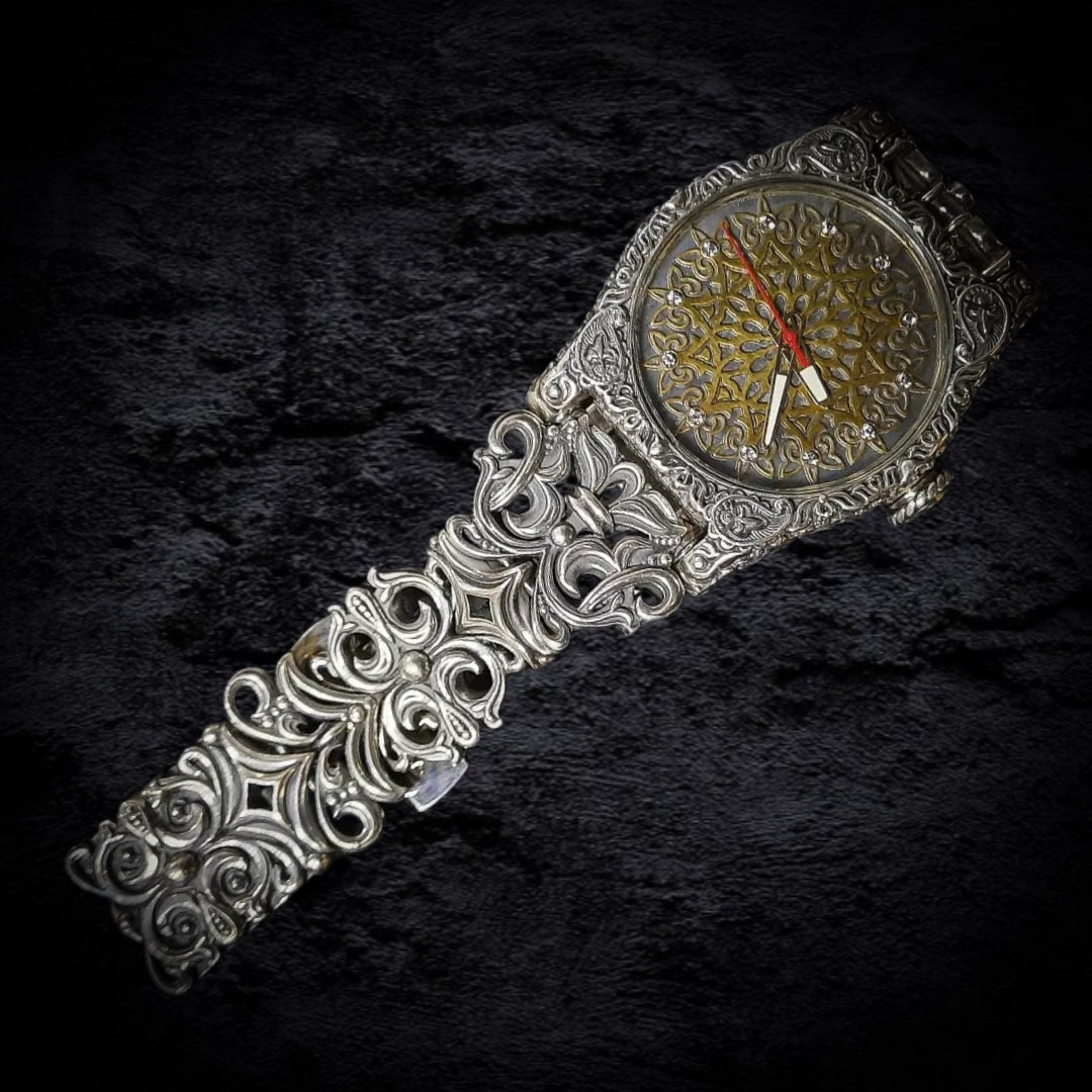 массивные часы из серебра, дорогие мужские часы, серебряные часы для мужчин.