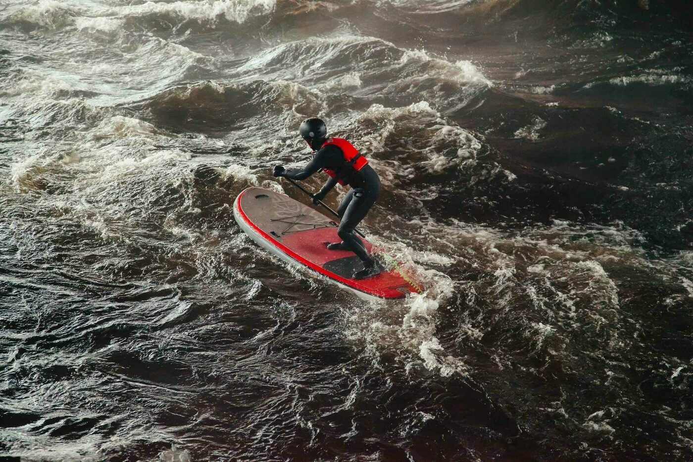 Экстремальный сплав на SUP по бурной воде на реке | BEAVERS SPb