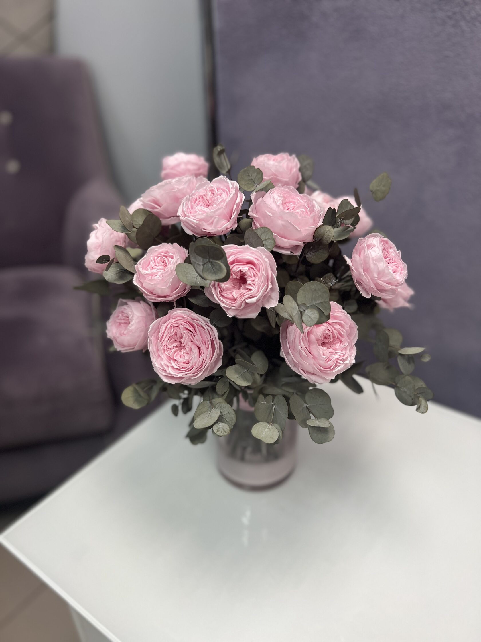 Композиция из стабилизированных цветов и растений