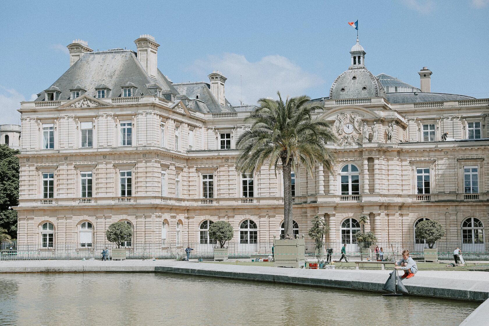 moving to luxembourg, moving company to luxembourg, reddit is it worth moving to luxembourg, moving to luxembourg reddit
