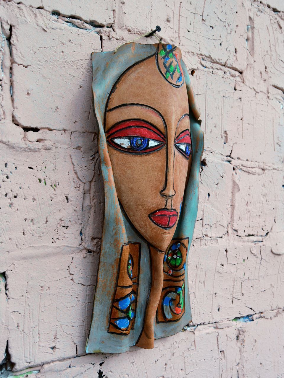 Маска из фактурной кожи настенная А.МузылевЪ &quot;Спиральная полубледность в эктоплазменной пунцовости&quot;