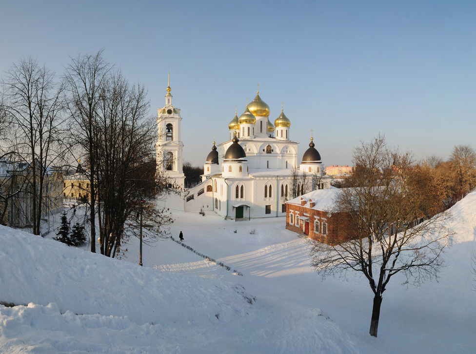 Сергиев посад дмитров. Дмитров Сергиев Посад. Дмитров зима. Зима в Подмосковье Дмитров. Дмитровский Кремль 2022 зимой.