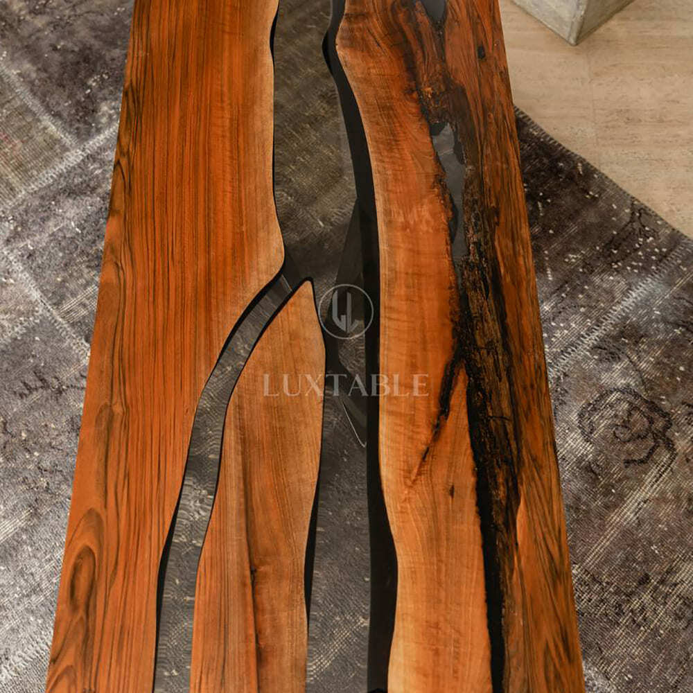 Epoxidharz Tische Alagoas aus europäischem Nussbaum und hellblauem Epoxidharz mit Metallic Effekt