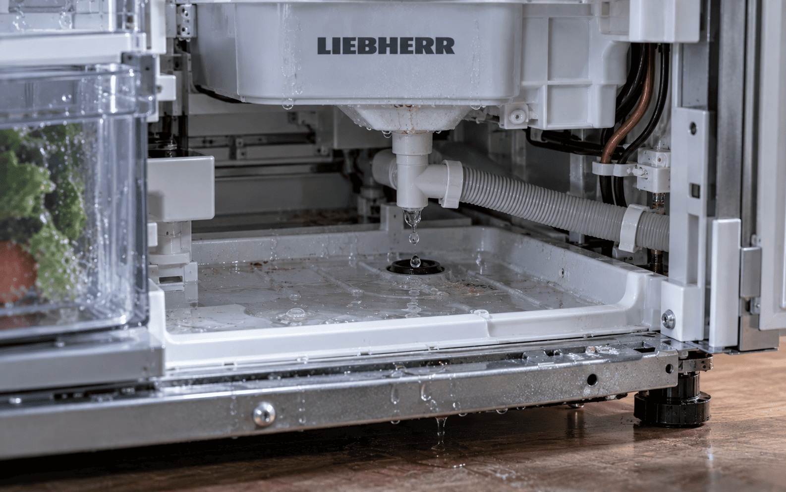 Протечка Liebherr