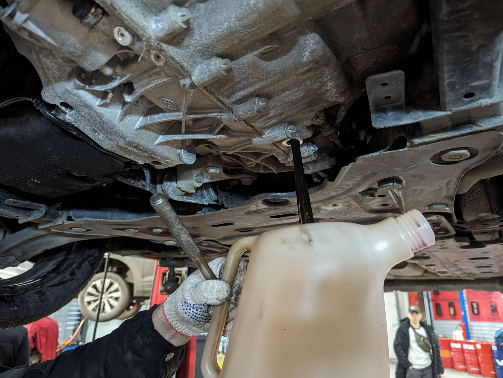 Слив старого масла из робота Getrag