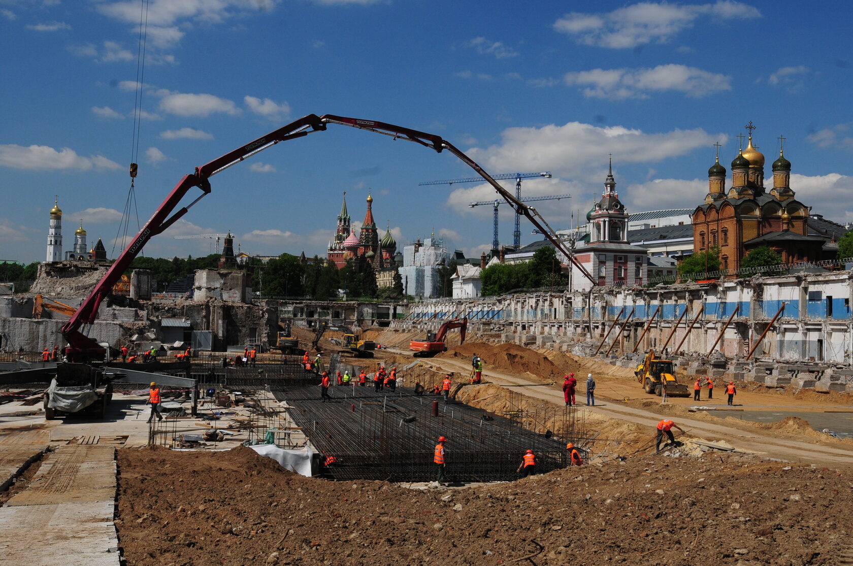 Парк Зарядье Москва стройка