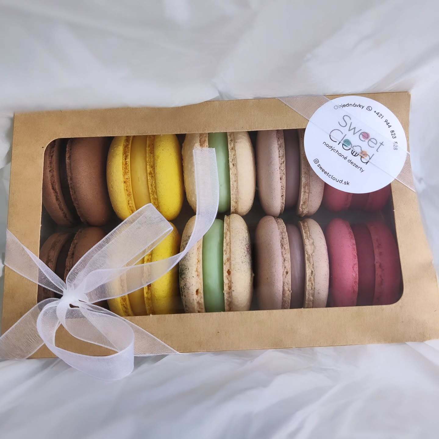 Mix makrónok rôznych chutí v darčekovej krabičke Sweet Cloud