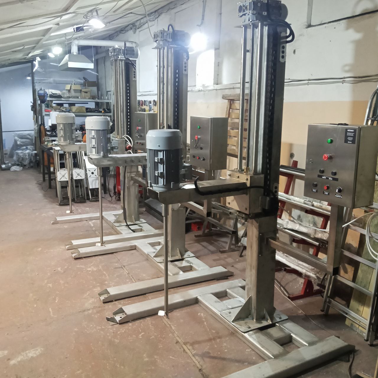 Стационарная мешалка для куба НЕОМИКС