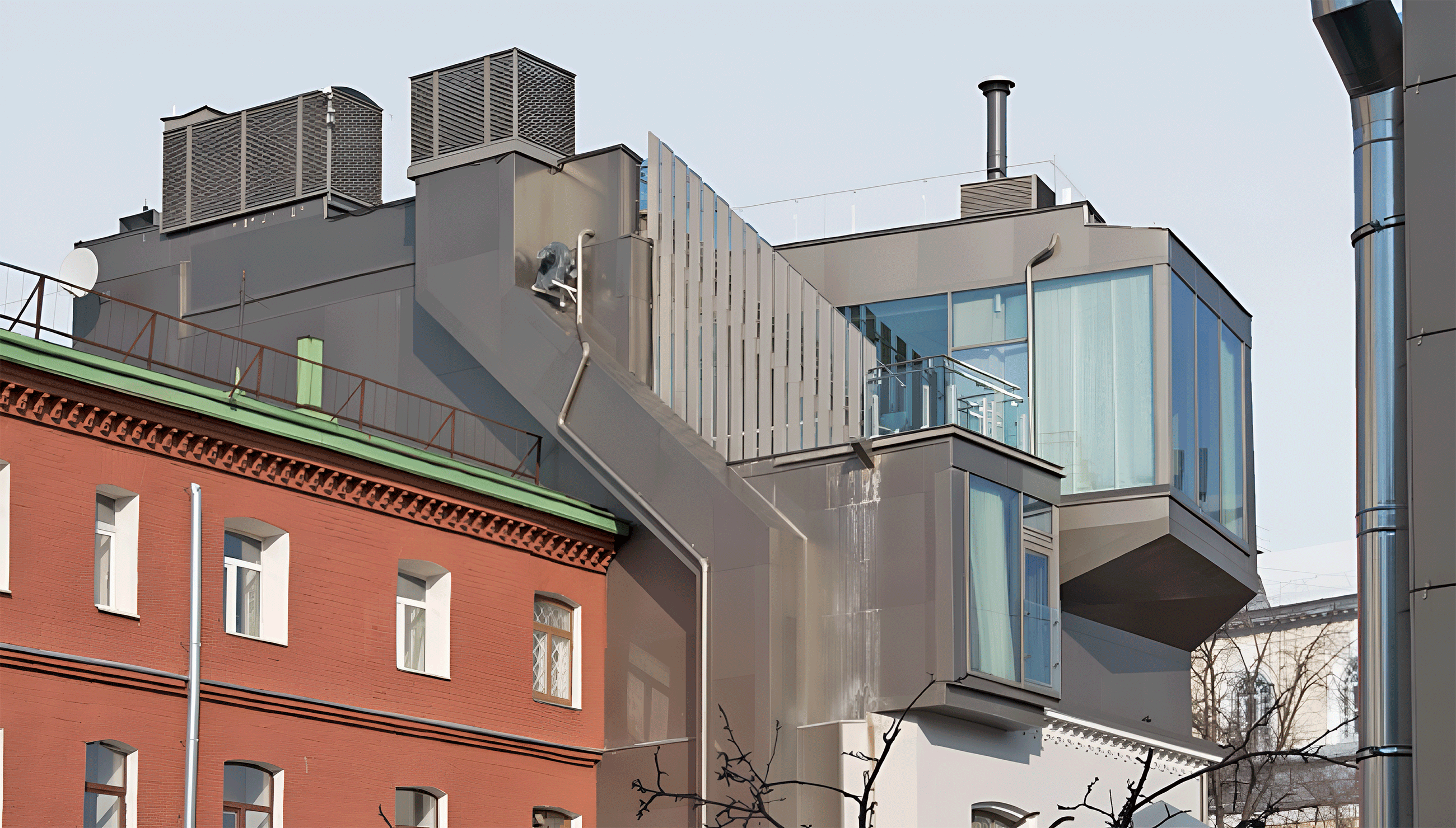 Reconstruction of an Apartment House in Kislovsky Lane