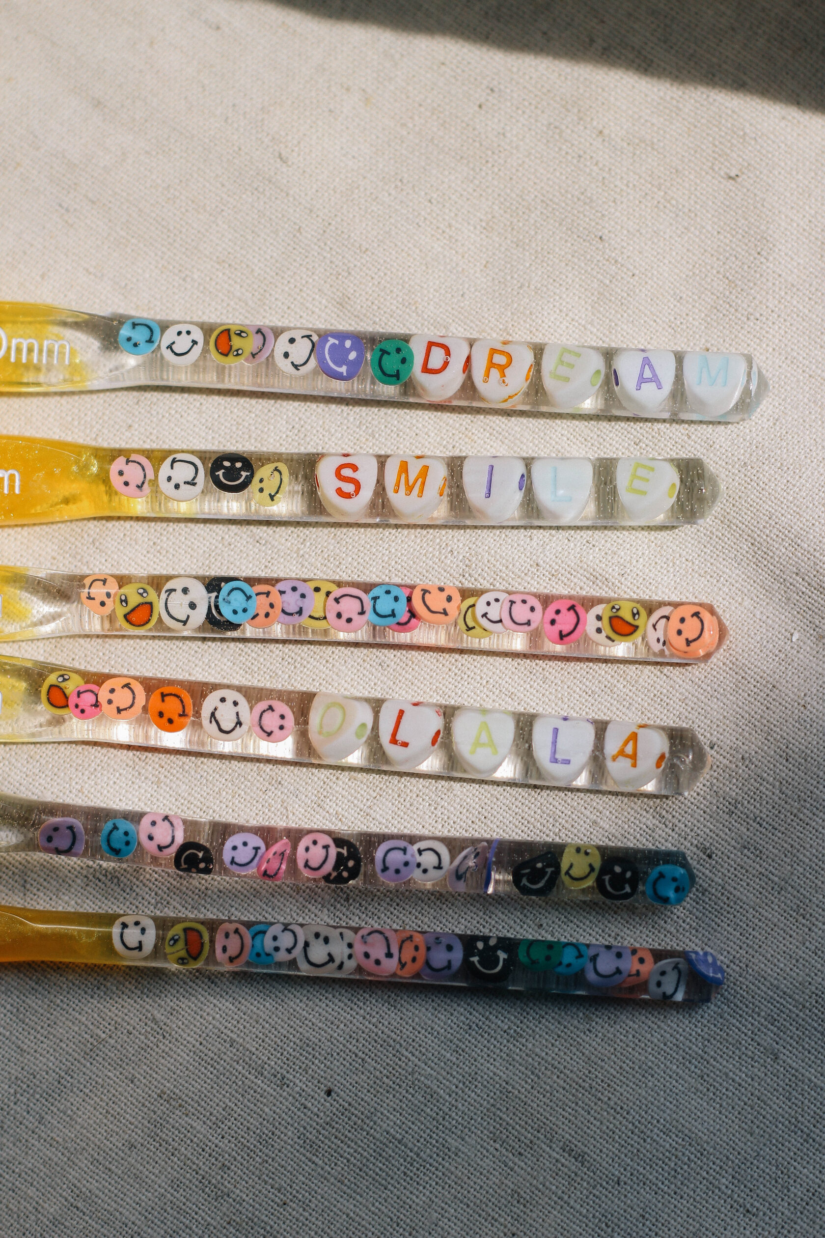 Крючки для вязания из эпоксидной смолы желтые