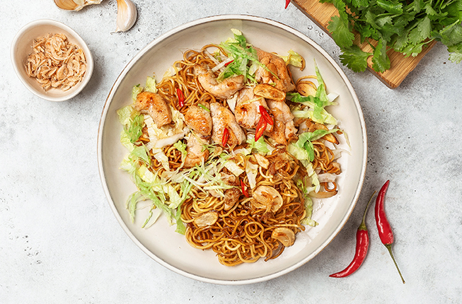 Сингапурская лапша с курицей – рецепт приготовления с фото | Elementaree