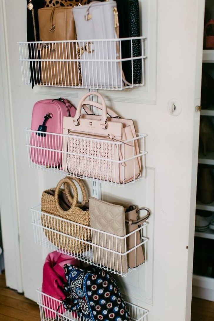 Правильное размещение сумок сэкономит место в шкафу
