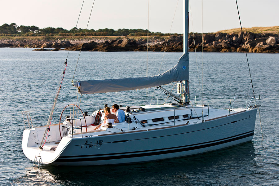 First — значит первый: Обзор Beneteau First 35