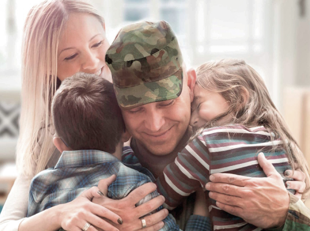 Солдат с семьей