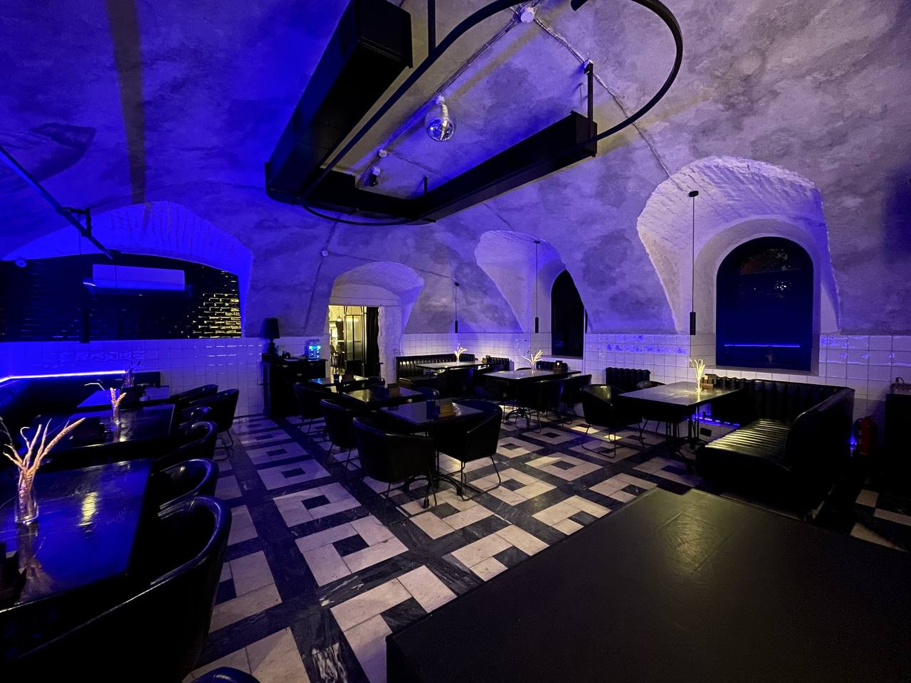 BAR LOFT Для мероприятий на Л. Булачная by tusavisa.ru Казань