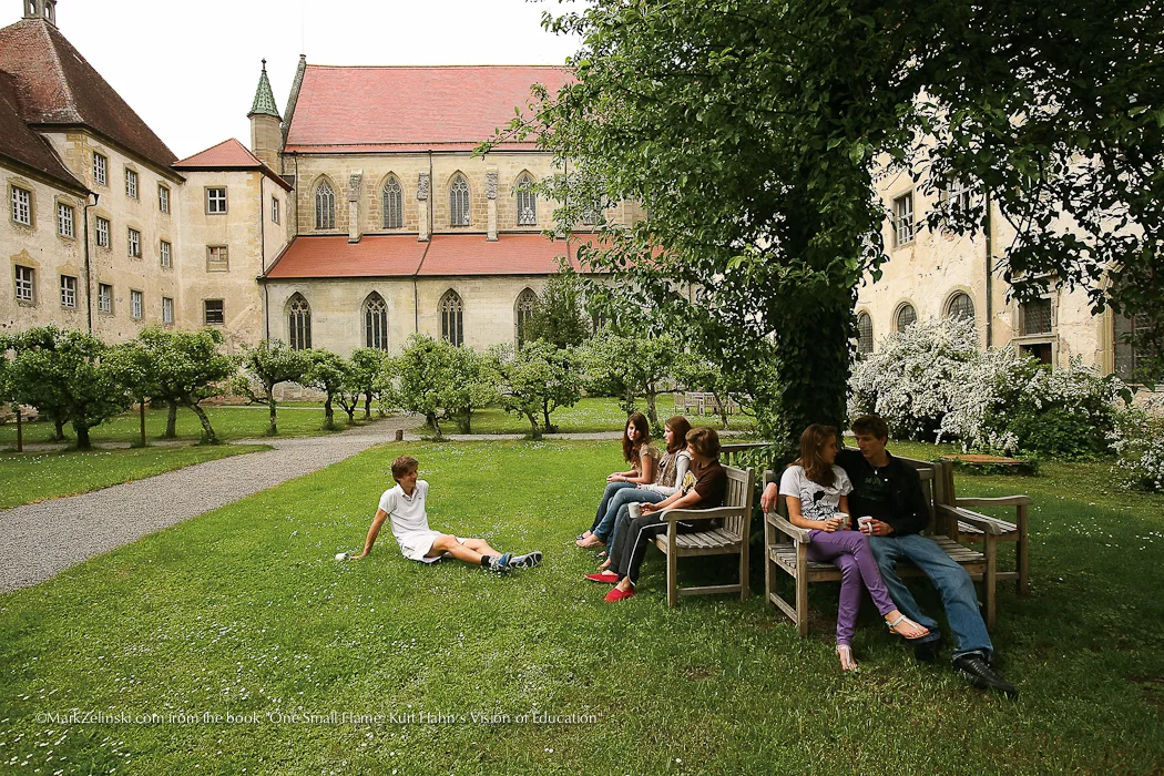 Что есть в немецких школах. Залем школа Германия. Schule Schloss Salem школа в Германии. Шуле Шлосс Залем. Шлосс Салем в Германии.