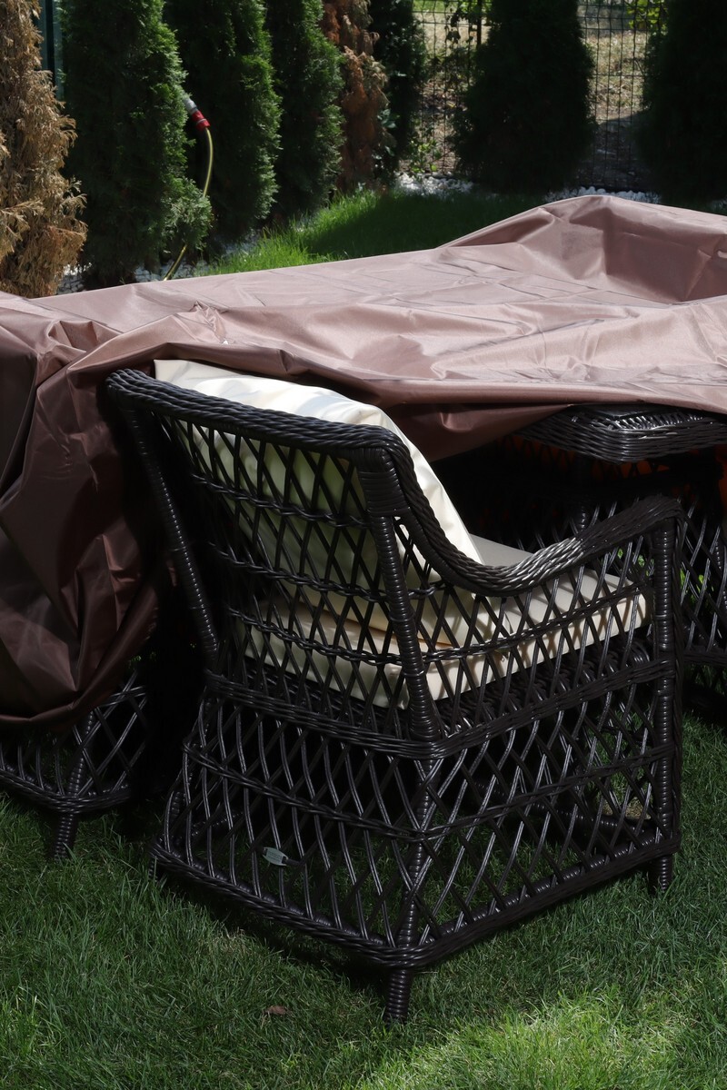 Плетеная мебель от Malacca из ротанга не требует особого ухода и служит долго, сохраняя привлекательный внешний вид.