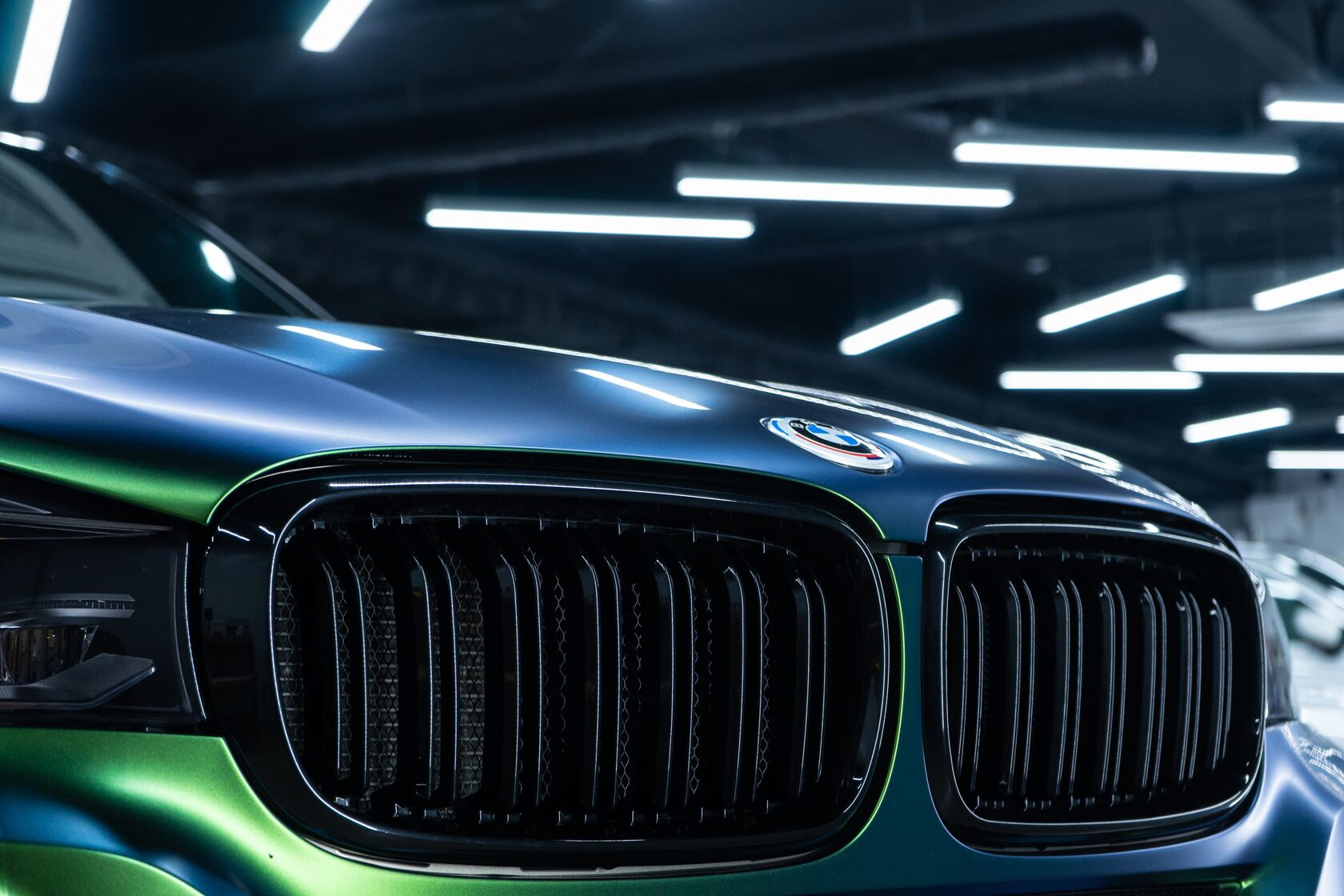 Антихром решетки радиатора BMW черным глянцем в СПб
