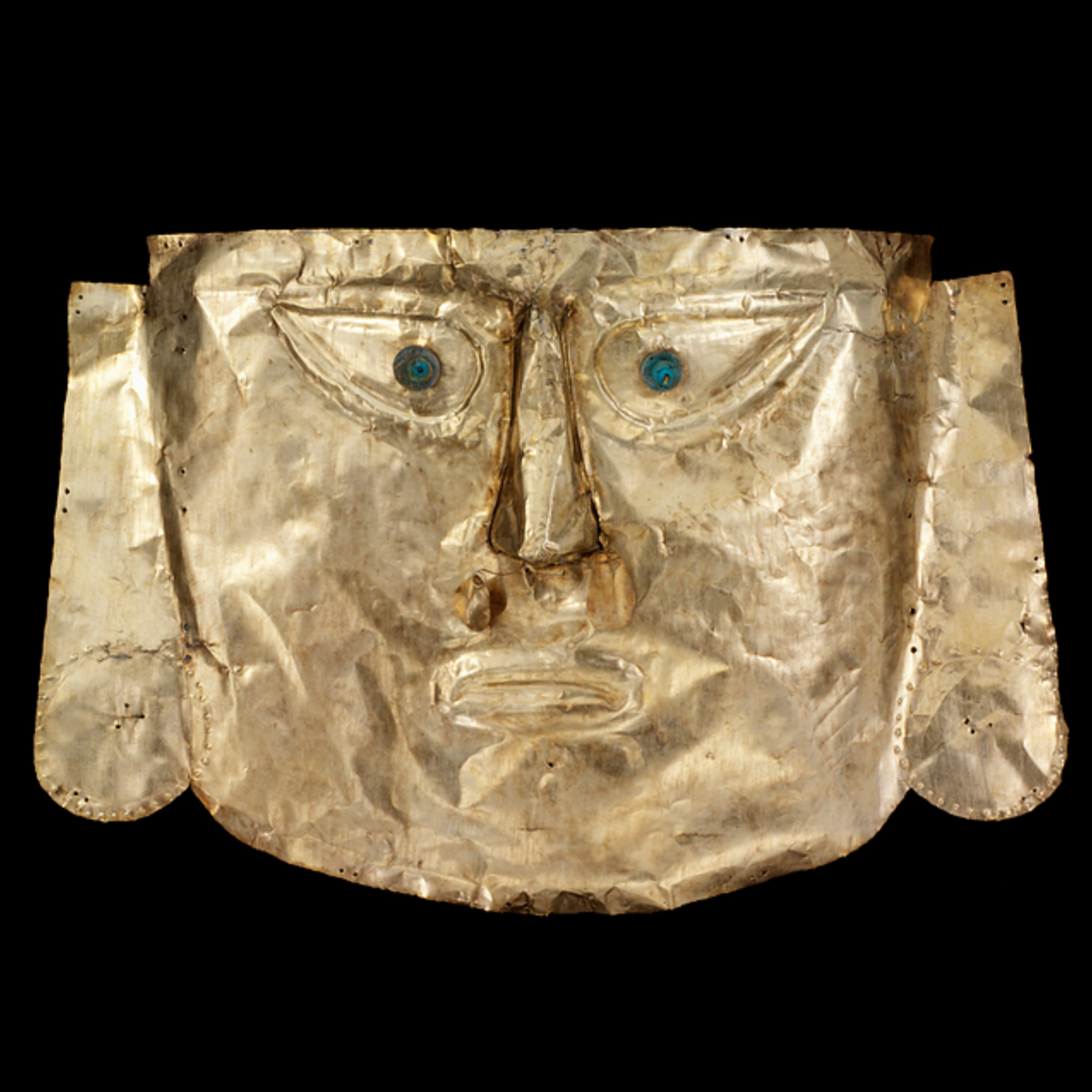 Погребальная маска. 1200-1400 гг. н.э., Чиму. National Museum of the American Indian.