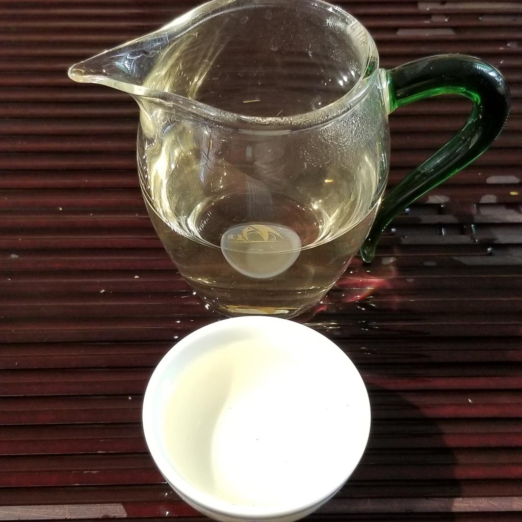 Moonlight White Tea Leaves Detail